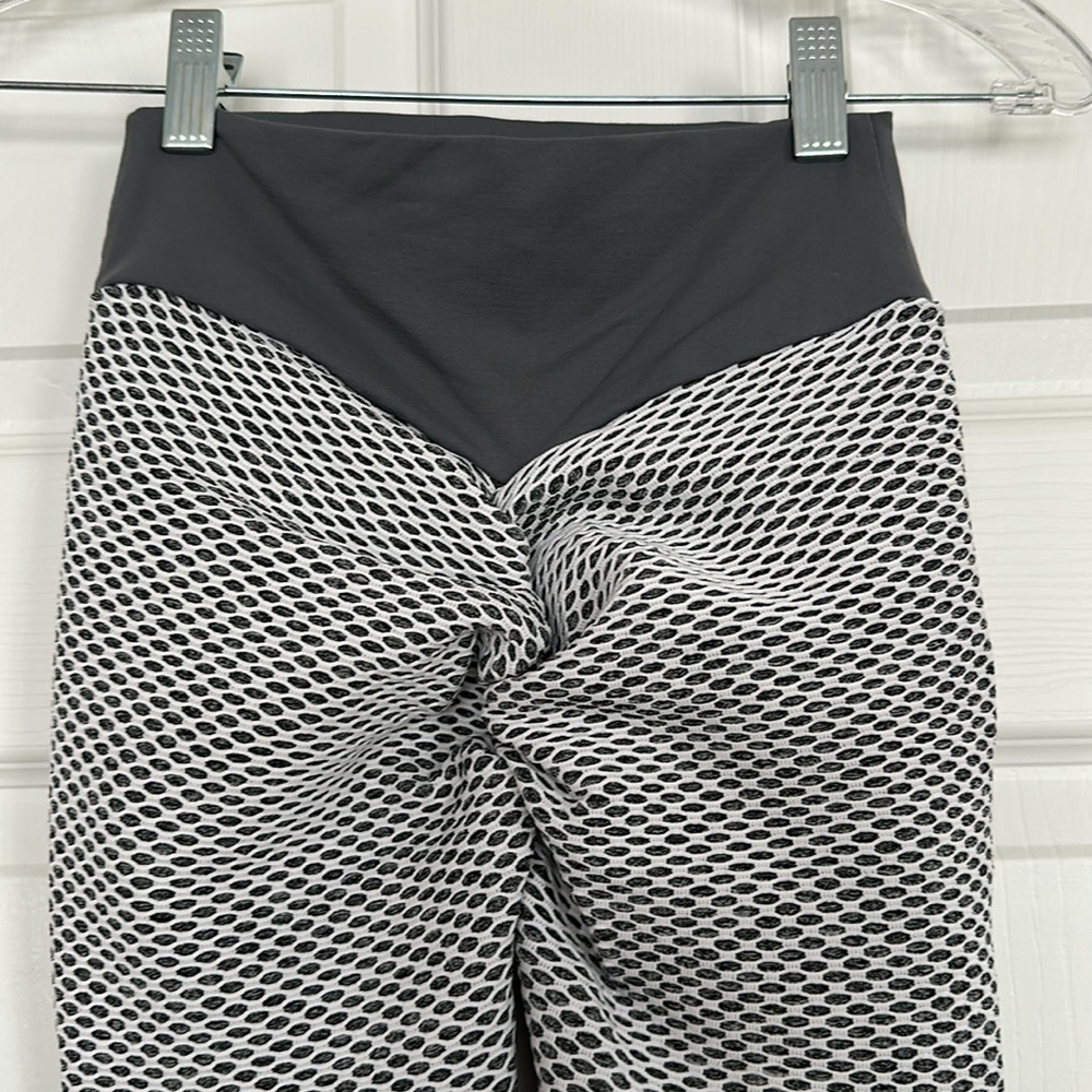 Exercise leggings - Picture 2 of 5